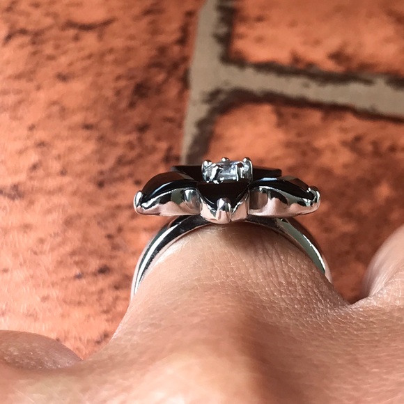 Sterling Silver Black Flower Ring Size 7.5 - Picture 3 of 12
